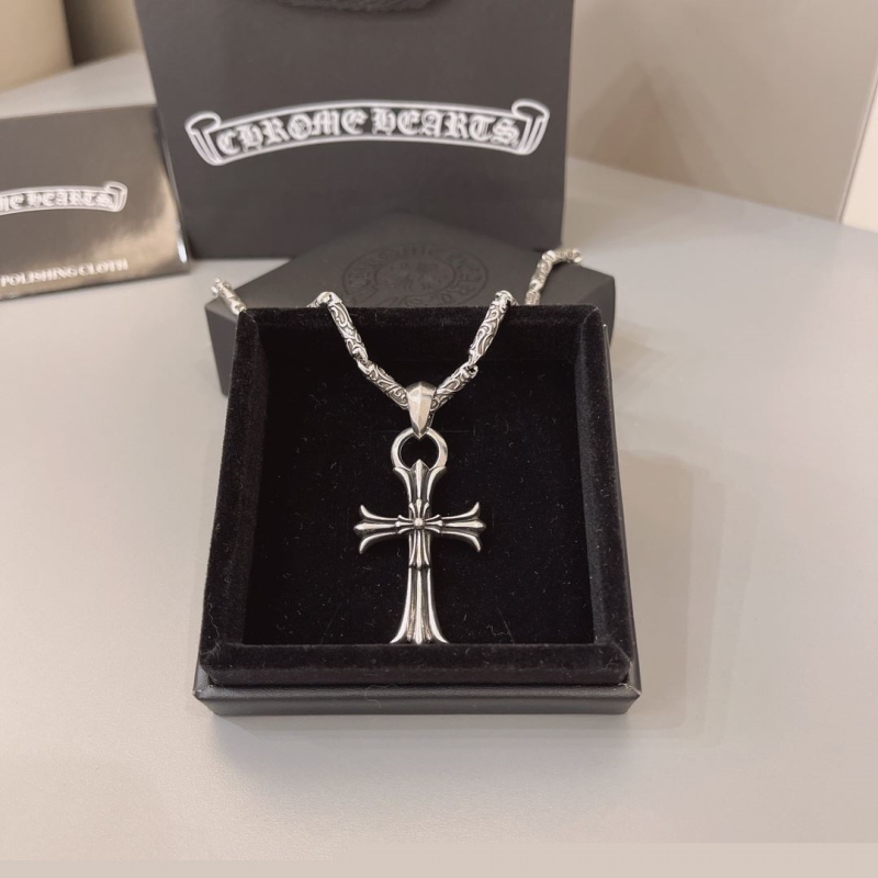 Ch**me He**ts necklaces